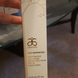 Arbonne restorative day creme